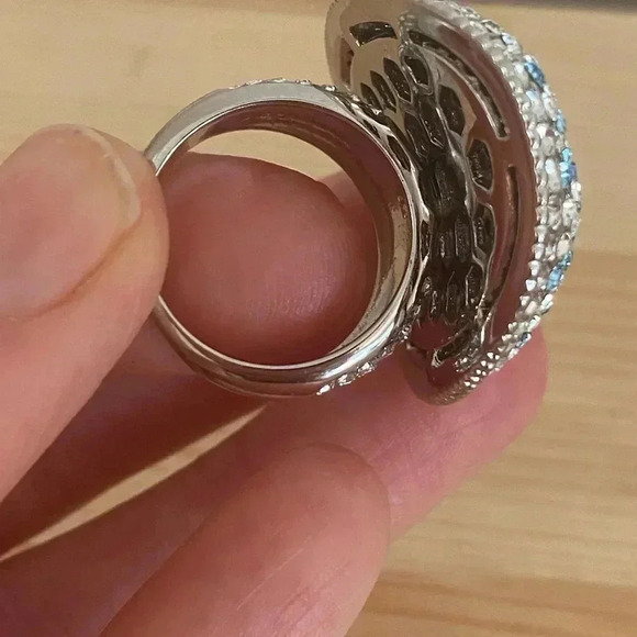 Joan Boyce Crystal Oval Statement Fashion Ring - Picture 7 of 10